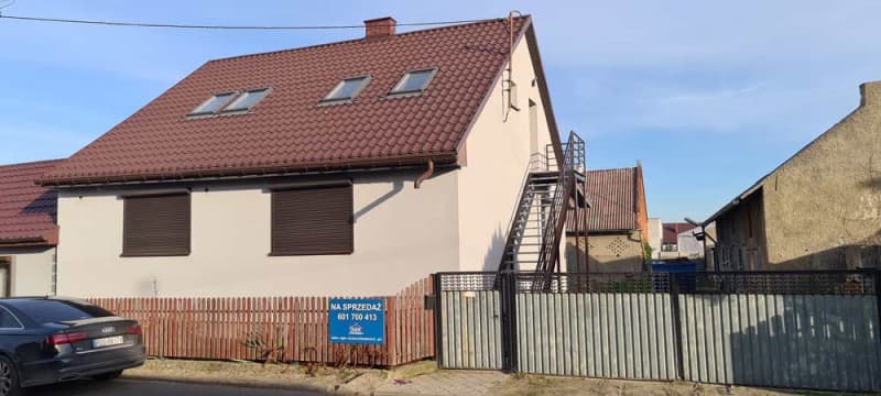 Dom i zabudowania gospodarcze na sprzedaż