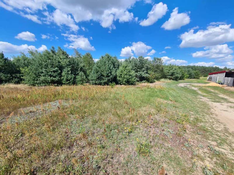 Działka na sprzedaż