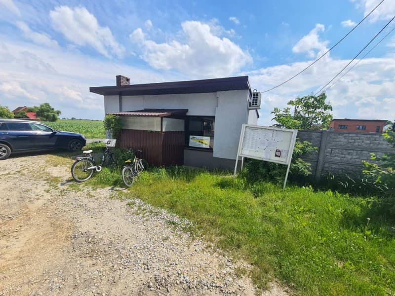 Pawilon handlowo - usługowy na sprzedaż