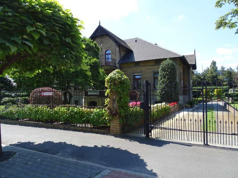 Budynek mieszkalny na sprzedaż