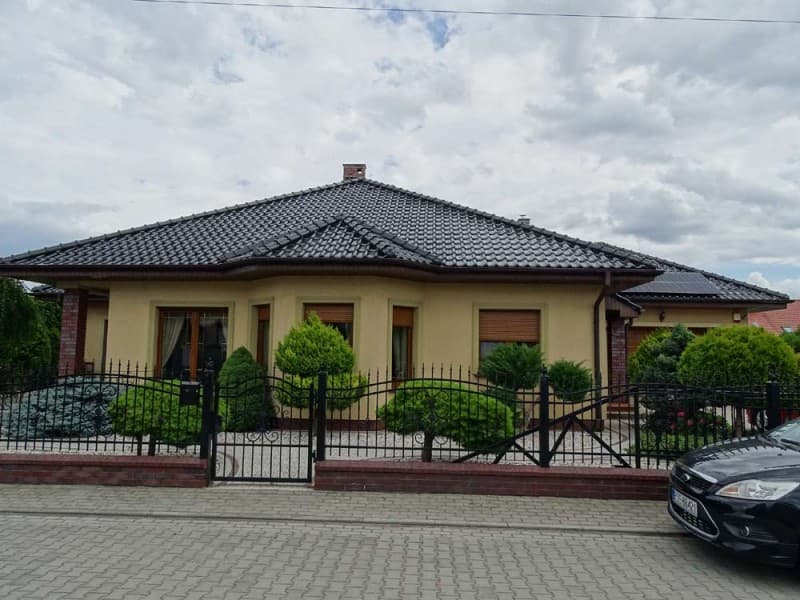 Budynek mieszkalny na sprzedaż