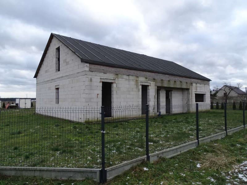 Dom w budowie na sprzedaż