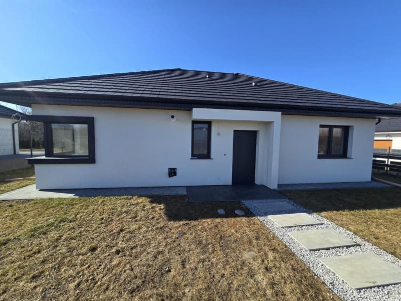 Nowy dom na sprzedaż, wykończony pod klucz