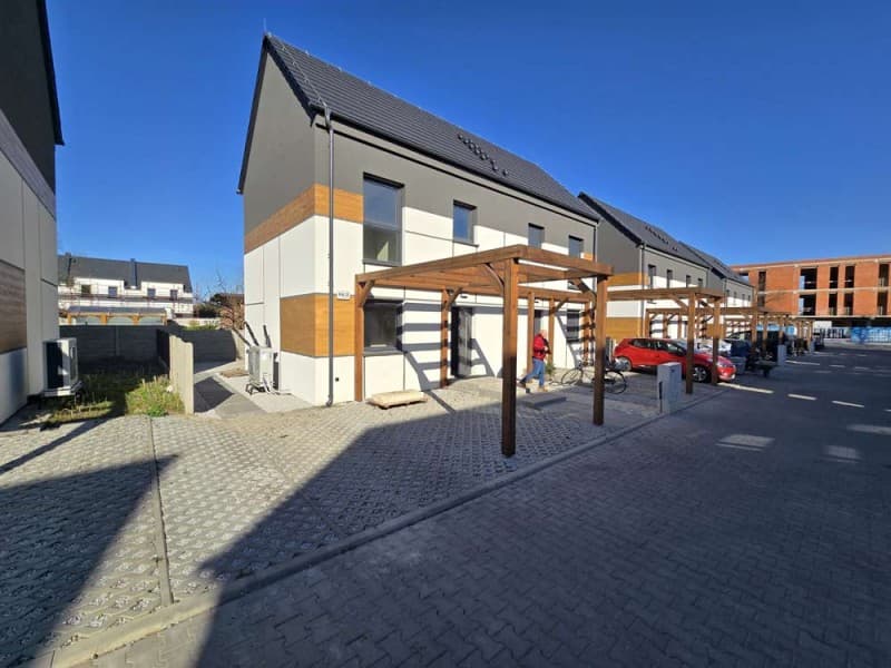 Dom w zabudowie bliźniaczej na sprzedaż