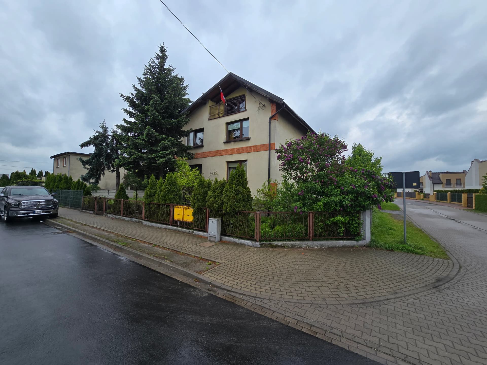 Dwurodzinny dom na sprzedaż