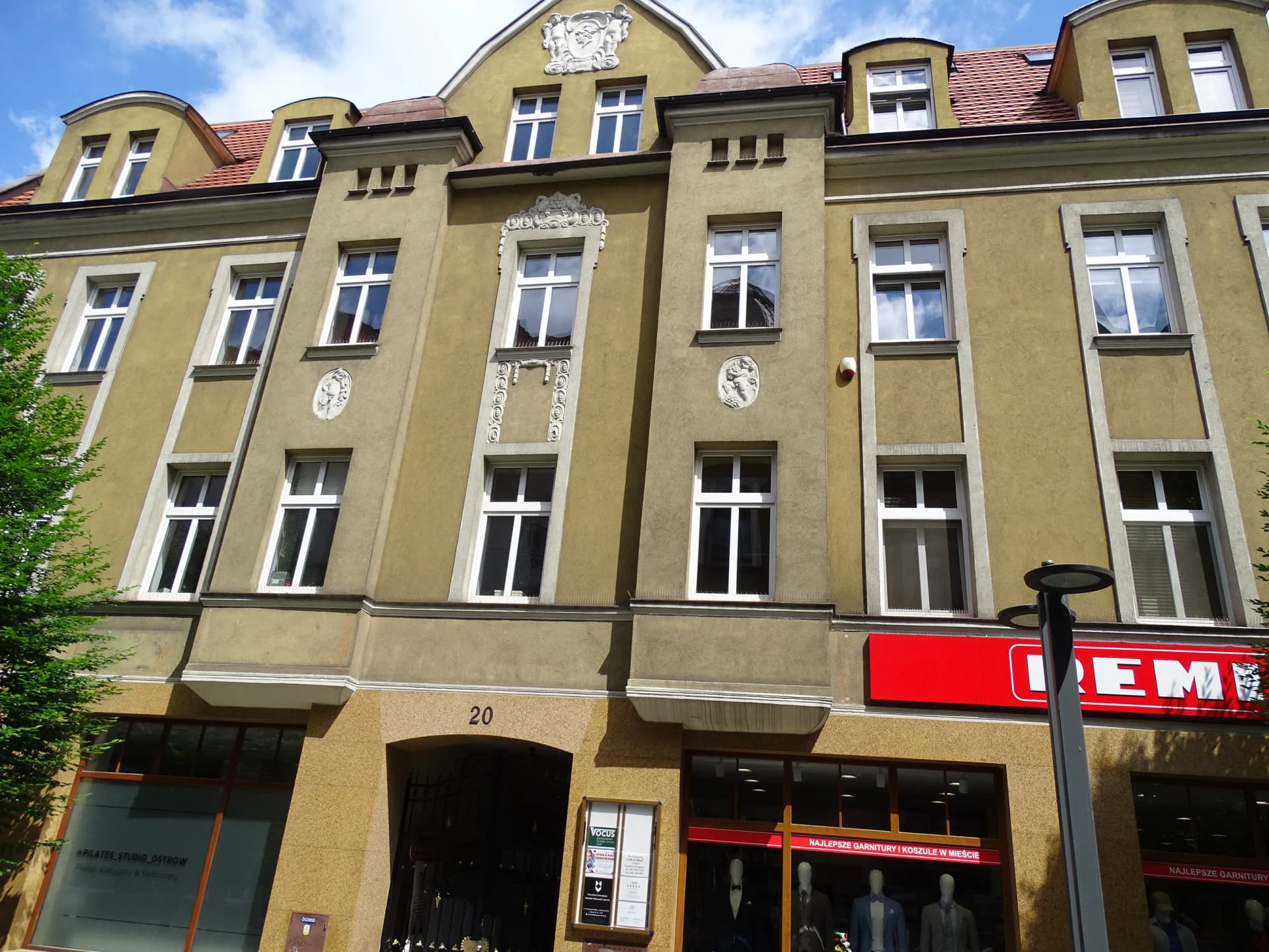 Kamienica w centrum miasta na sprzedaż
