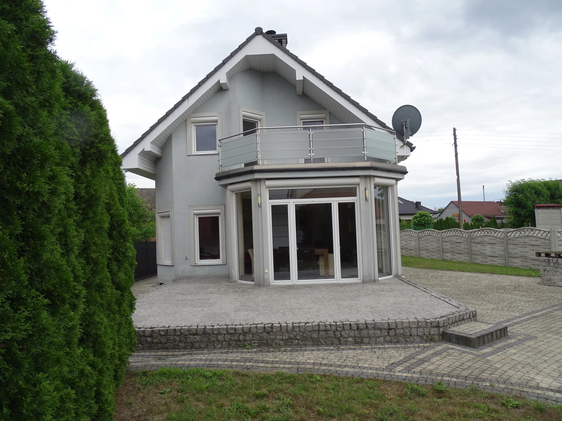 Budynek mieszkalny na sprzedaż