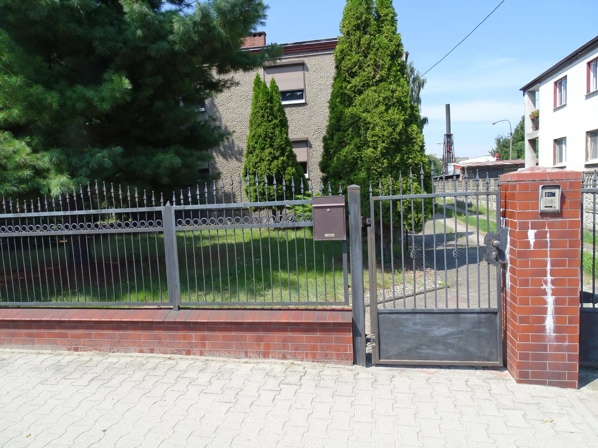 Budynek mieszkalny na sprzedaż